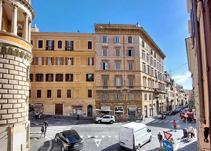 Monti Spacious Apartment 2